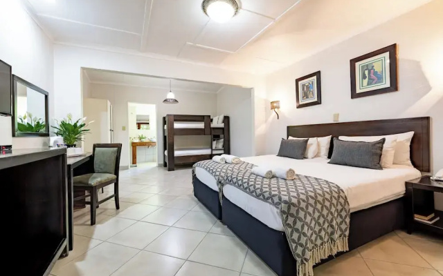 Hotel Numbi and Garden Suites