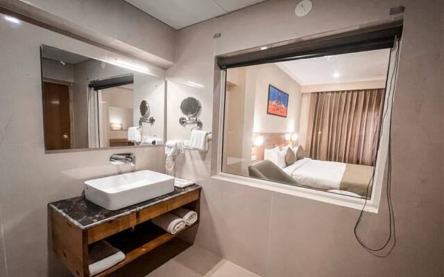 Crown Himalaya Hotel