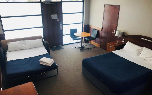Highlander Hotel – Guest Rooms – Adelaide