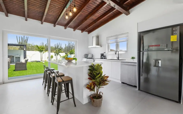 2BR Countryside Home w Sea Views Private Pool