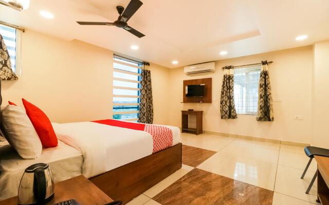 OYO 48327 Hotel Royal Mahalakshmi Inn