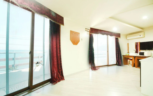 Geojedo Hakdong Queen Cruise Hotel