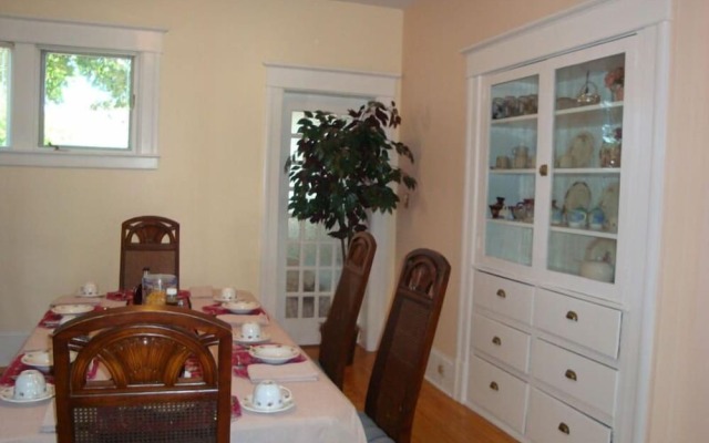 Downtown Bed And Breakfast