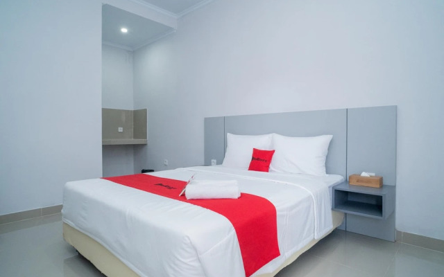 RedDoorz @ Jalan Gunung Talang Mahendradatta