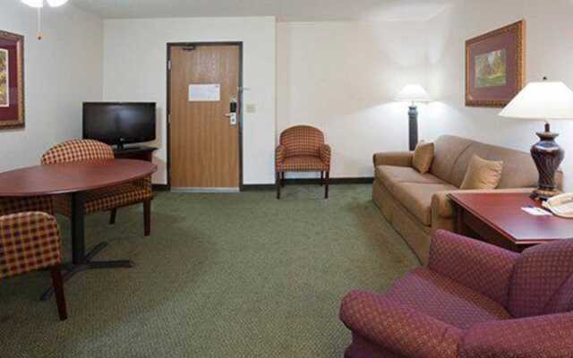 Norwood Inn & Suites Eagan MSP Airport