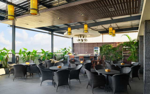The StandardX Bangkok Phra Arthit
