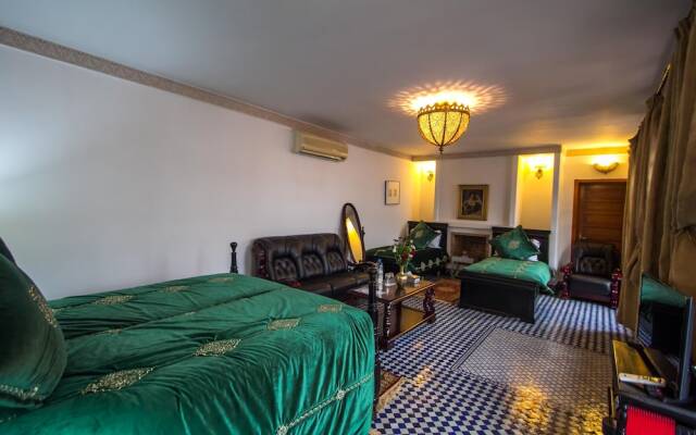 Room in B&B - Riad Authentic Palace & Spa -jawhara