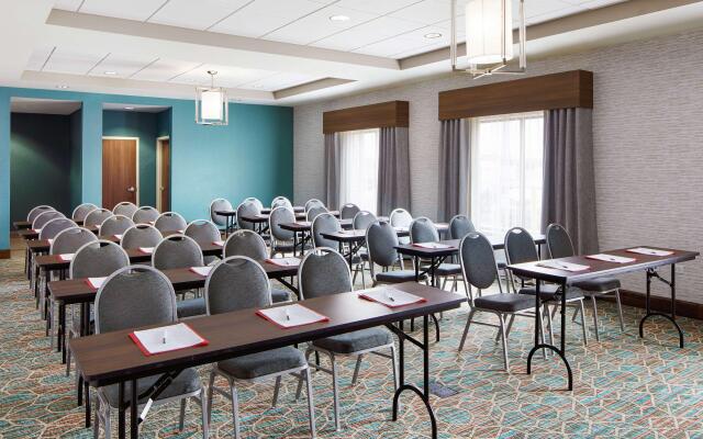Hampton Inn & Suites Chicago Waukegan