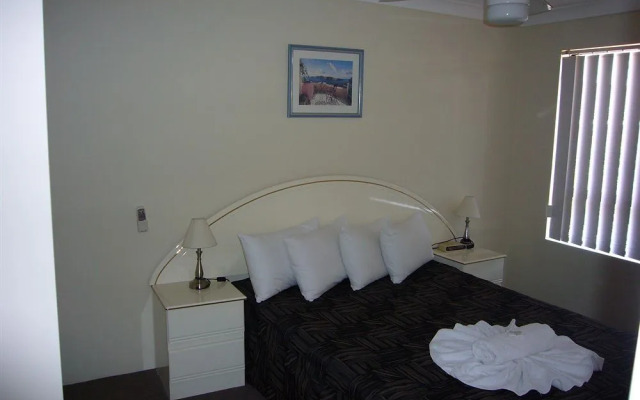 Chevron Palms Holiday Apartments by Gold Coast Premium