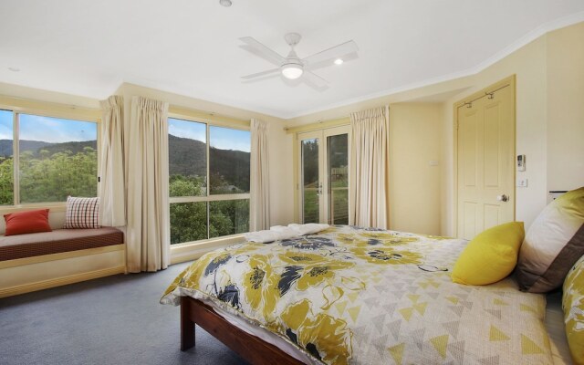 Alpine Vista - Short walk to town centre