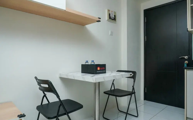 Best Spacious Studio Belmont Residence Puri Apartment