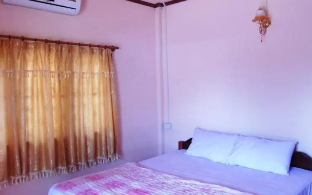 Tha Heua Mai Guesthouse