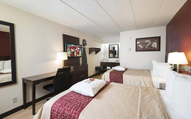 Red Roof Inn PLUS+ St Louis - Forest Park/ Hampton Ave