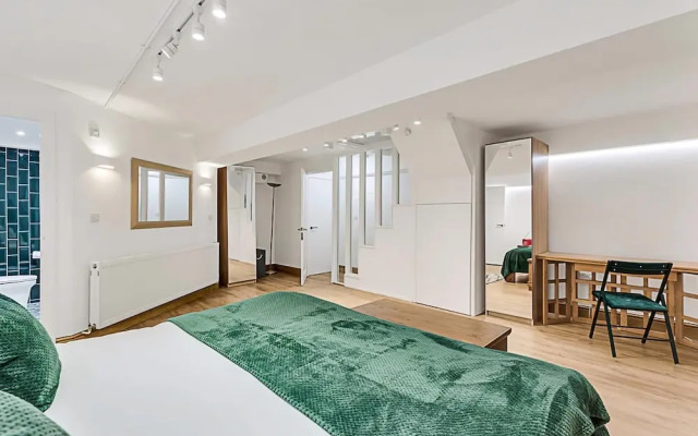 Modern Comfort Two Bedroom Gem on the Rye