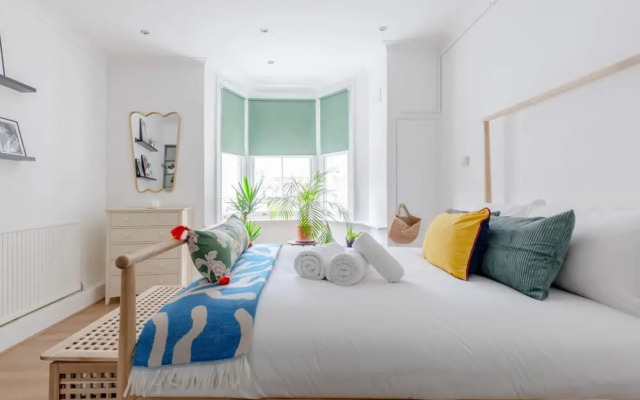 Central & Charmingly Curated 1BD Wifi Fulham
