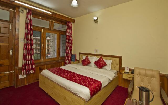 OYO 8895 Hotel Pine Grove