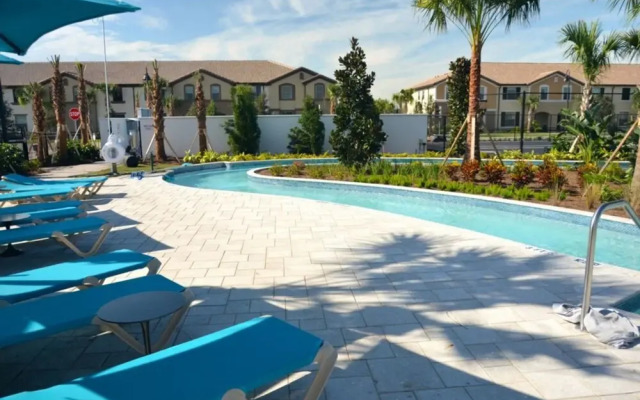 Windsor at Westside 8840