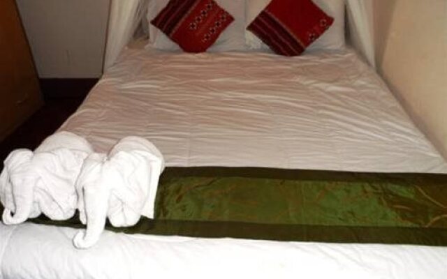 Huen Panicha Guesthouse