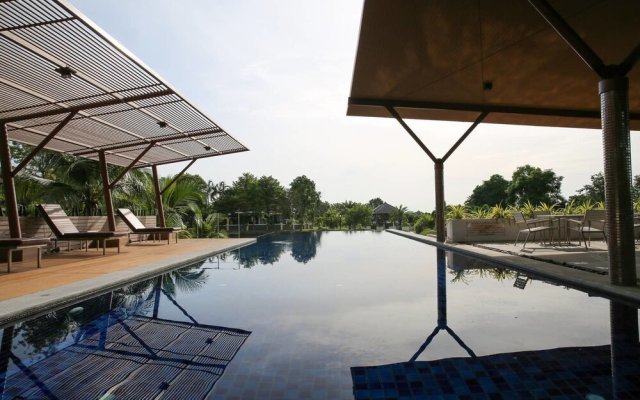 4 BR Private Villa in V49 Pattaya w/ Village Pool