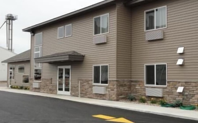 Canby Inn And Suites