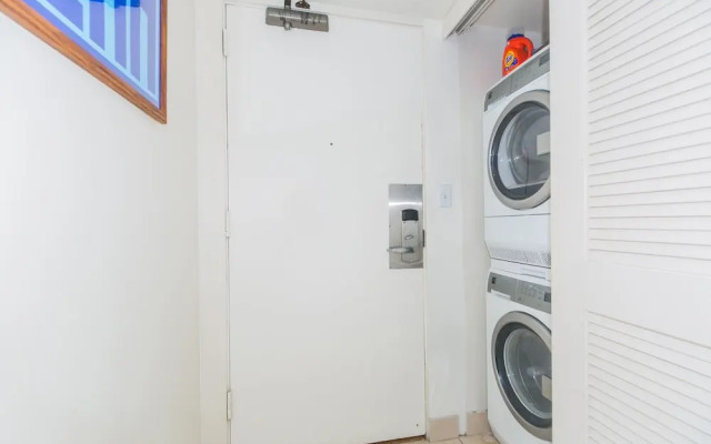 Two Bedroom Condo Overlooking Ala Wai Boat Harbor by RedAwning