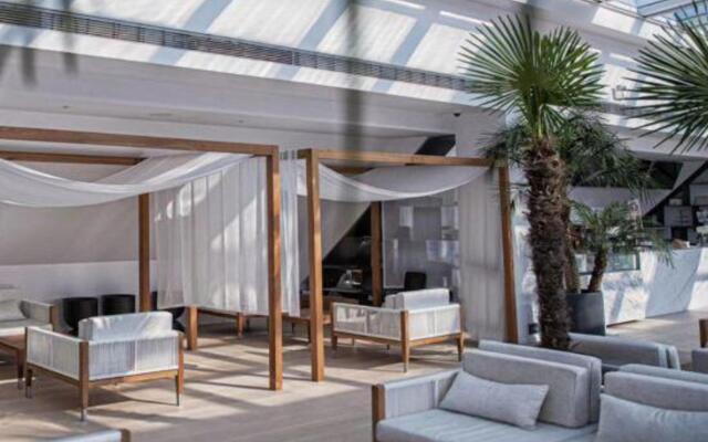 U Hotels