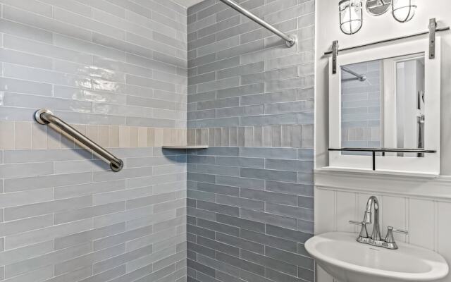 Handkerchief Shoals Inn