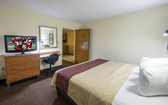 Red Roof Inn Clarksville