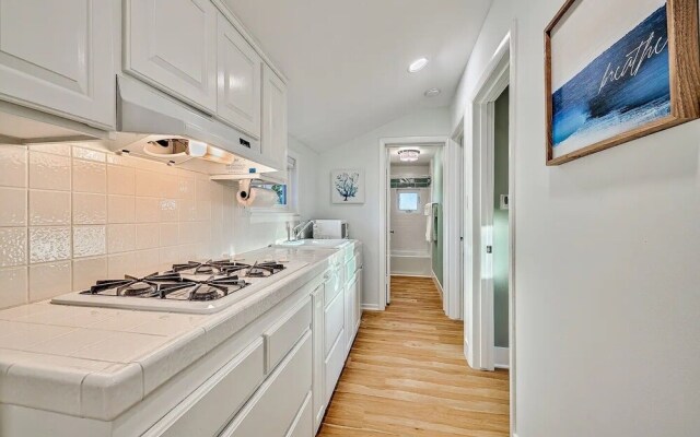 1185 Tamarack 4 Bedroom Home by RedAwning