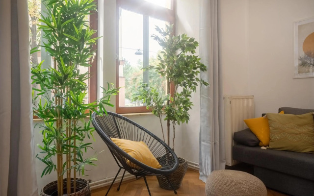 King Bed Home, Tv, Perfect for groups of 6