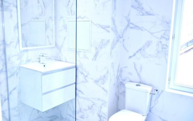 Oasis Au Coeur de Ville Sens (Adults Only)