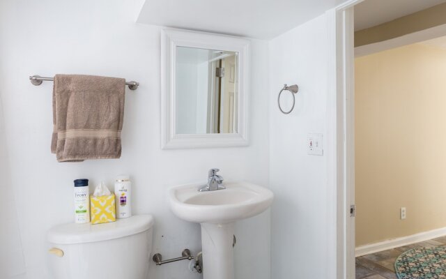 Spacious 6BR /2.5 Bath in Highlands!