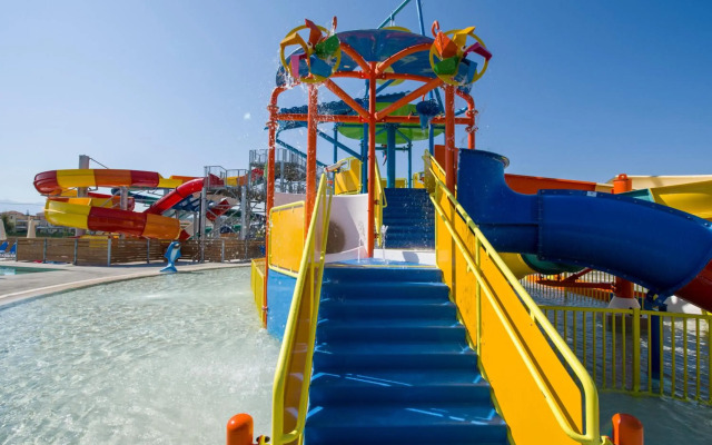 Selini Suites & Waterpark
