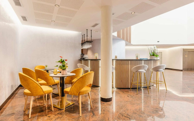 Brit Hotel Privilège Paris - Rosny