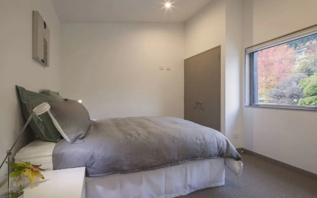 22 Hallenstein St - Managed by Staysouth.com