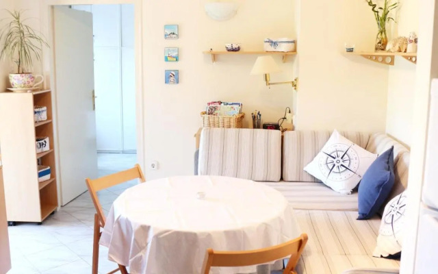 Green Garden Apartment