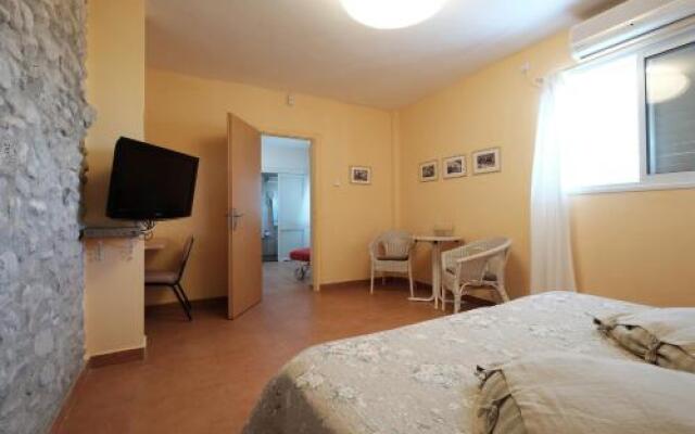 Gil's Guest Rooms