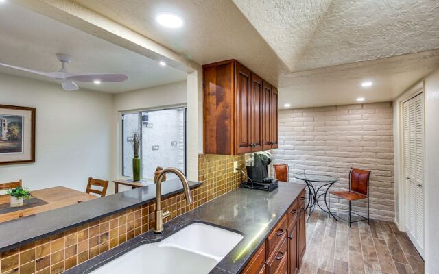 Tucson Townhome w/ Mountain View, Pool Access!