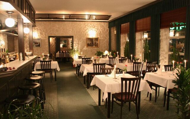 Hotel & Restaurant 5 Linden