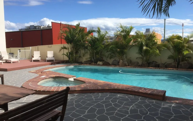 Burleigh Point Holiday Apartments