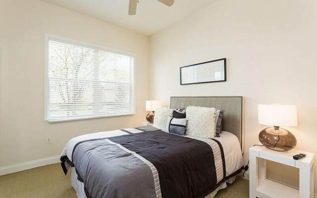 Condo Contemporary 3 Bedroom Reunion