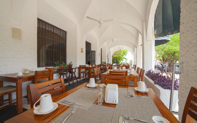 Hotel Marina Resort & Beach Club