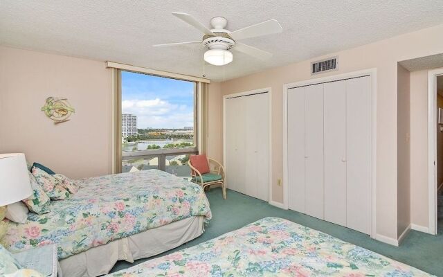 Shoreline 3082 Condo by RedAwning