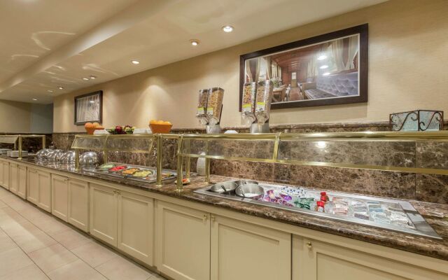 DoubleTree by Hilton Downtown Wilmington - Legal District