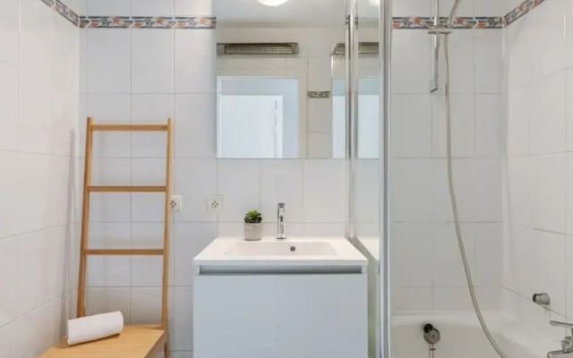 Bright Apartment With 2 Terraces Close to Beach