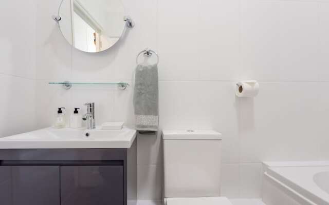 Lovely Apartment Near Town Center