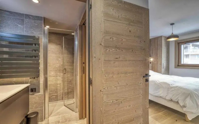 Luxurious 4-room Apartment With Swimming Pool, Gym, spa and Parking