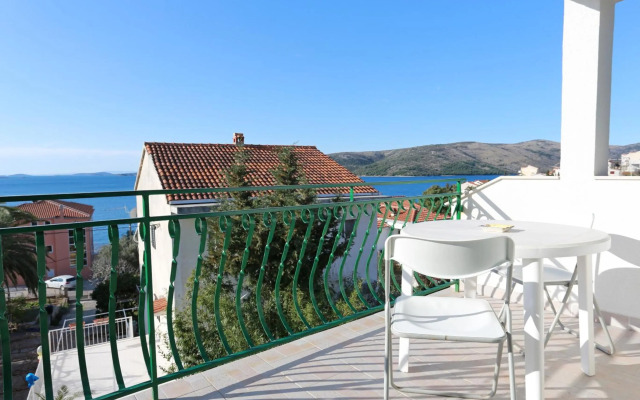 Apartments by the sea Seget Vranjica, Trogir - 10344