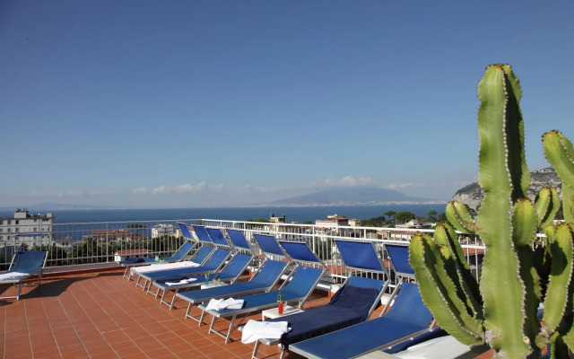 Hotel Caravel