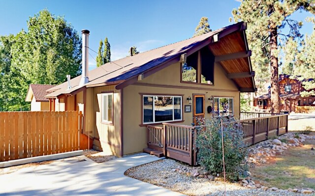 880 Edgemoor Rd Cabin